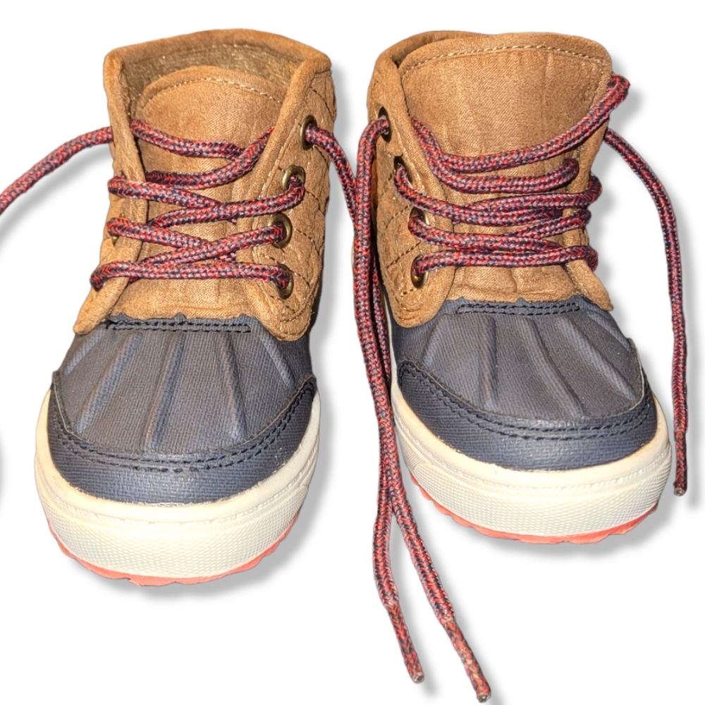 OshKosh Quilted Boys (Toddler)  Boots Size 6